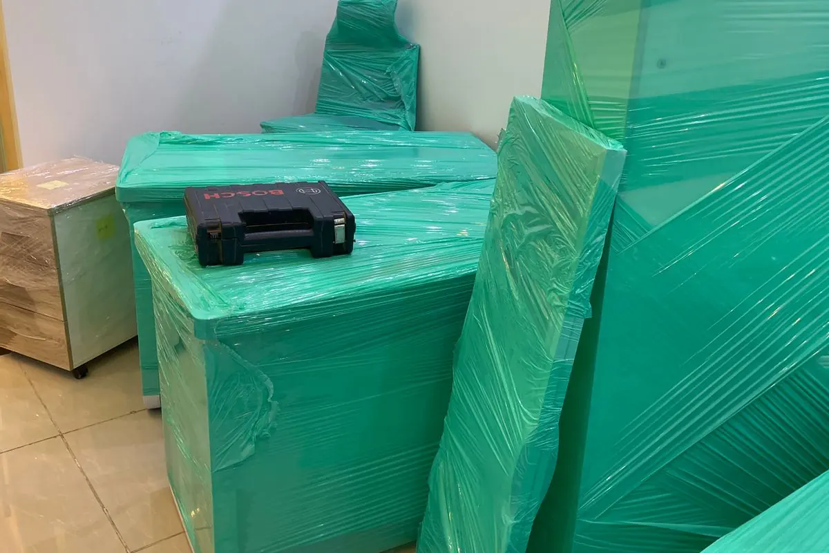 مكتب ووحدة أدراج مغلفة بالنايلون — خبراء الإنجاز
